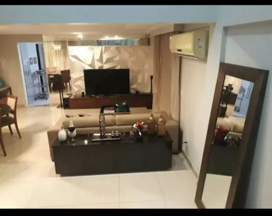 Casa de Condomínio com 4 Quartos à Venda, 250 m² em Sapiranga-Coité - Fortaleza
