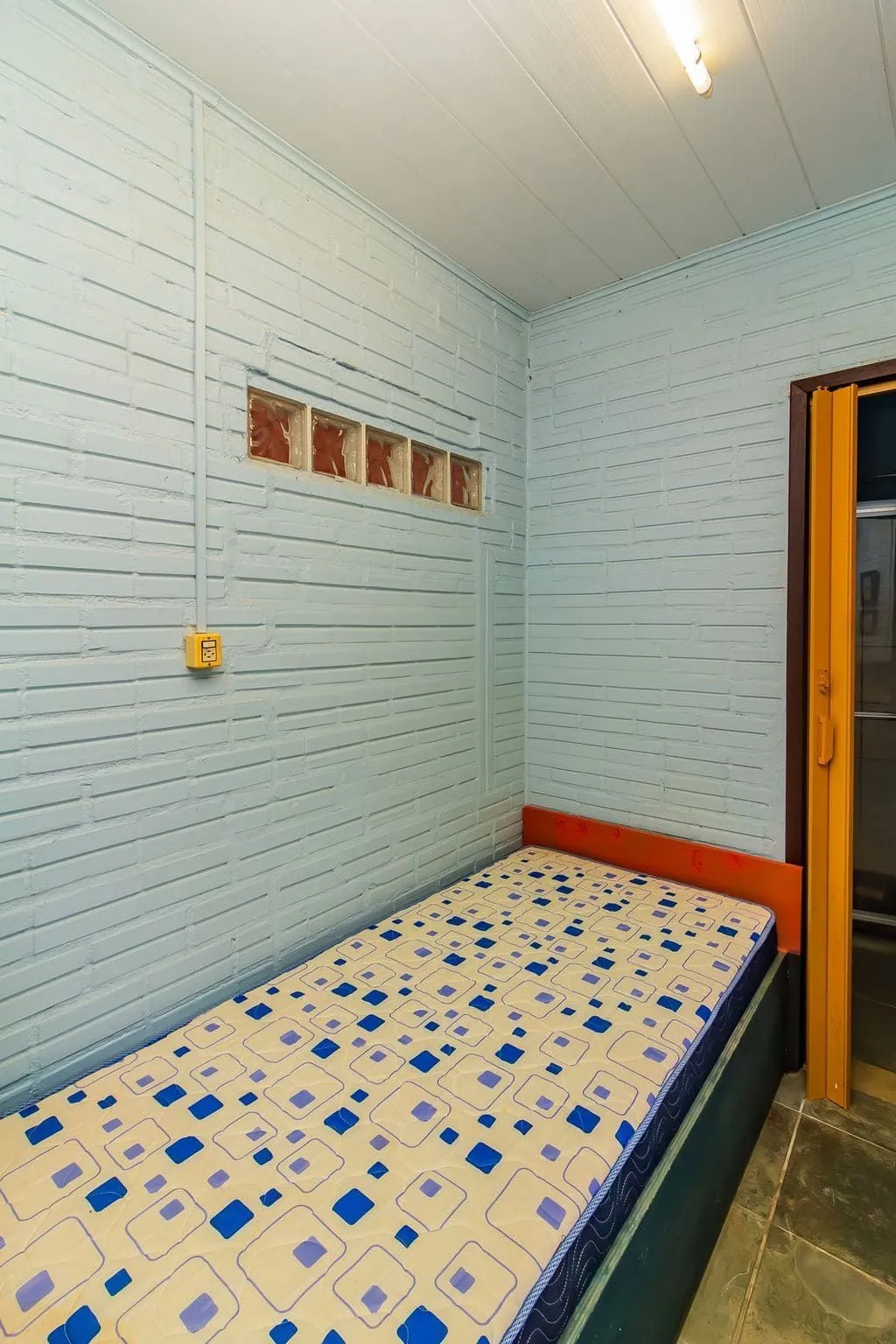 Imagem Casa de 3 dormitórios, no Bairro Ponta Grossa - Porto Alegre
