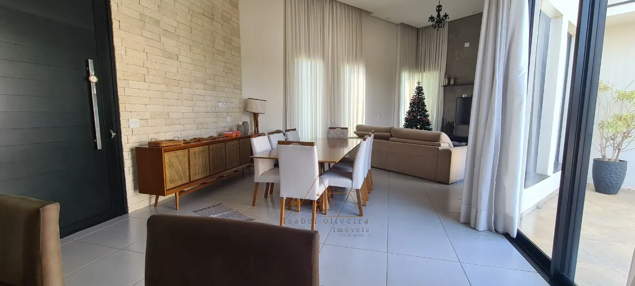 Imagem Imperdível! Casa à venda em Salto-SP, Condomínio Terras de Mont Serrat. 4 quartos, 2 suíte, 2 salas, 6 banheiros, 6 vagas de garagem, 335m².