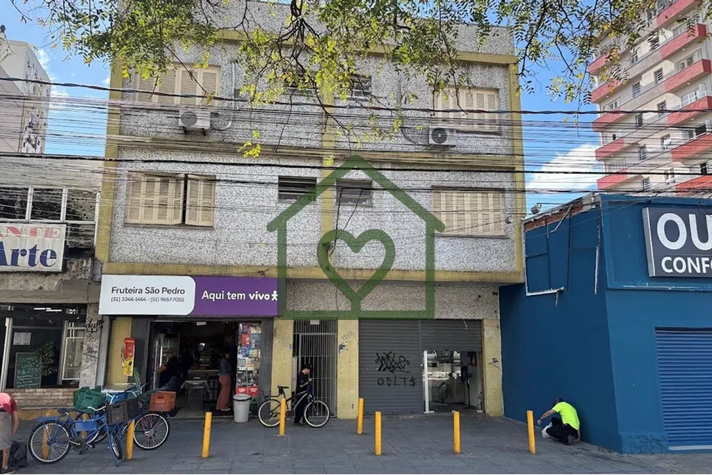 Apartamento no terceiro pavimento, em ótimas condições de conservação, com sala e dormitório a...