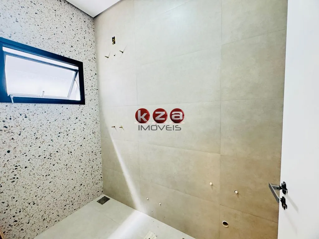 Imagem Casa de luxo a venda no Condomínio Portal do Jequitibá em Valinhos-SP: 3 quartos, 3 suítes, 2 salas, 4 banheiros, 2 vagas, 157m².