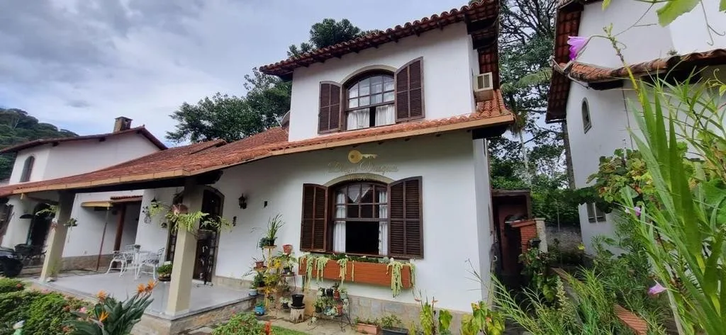 Imagem Casa em Condomínio para Venda em Teresópolis / RJ no bairro Várzea