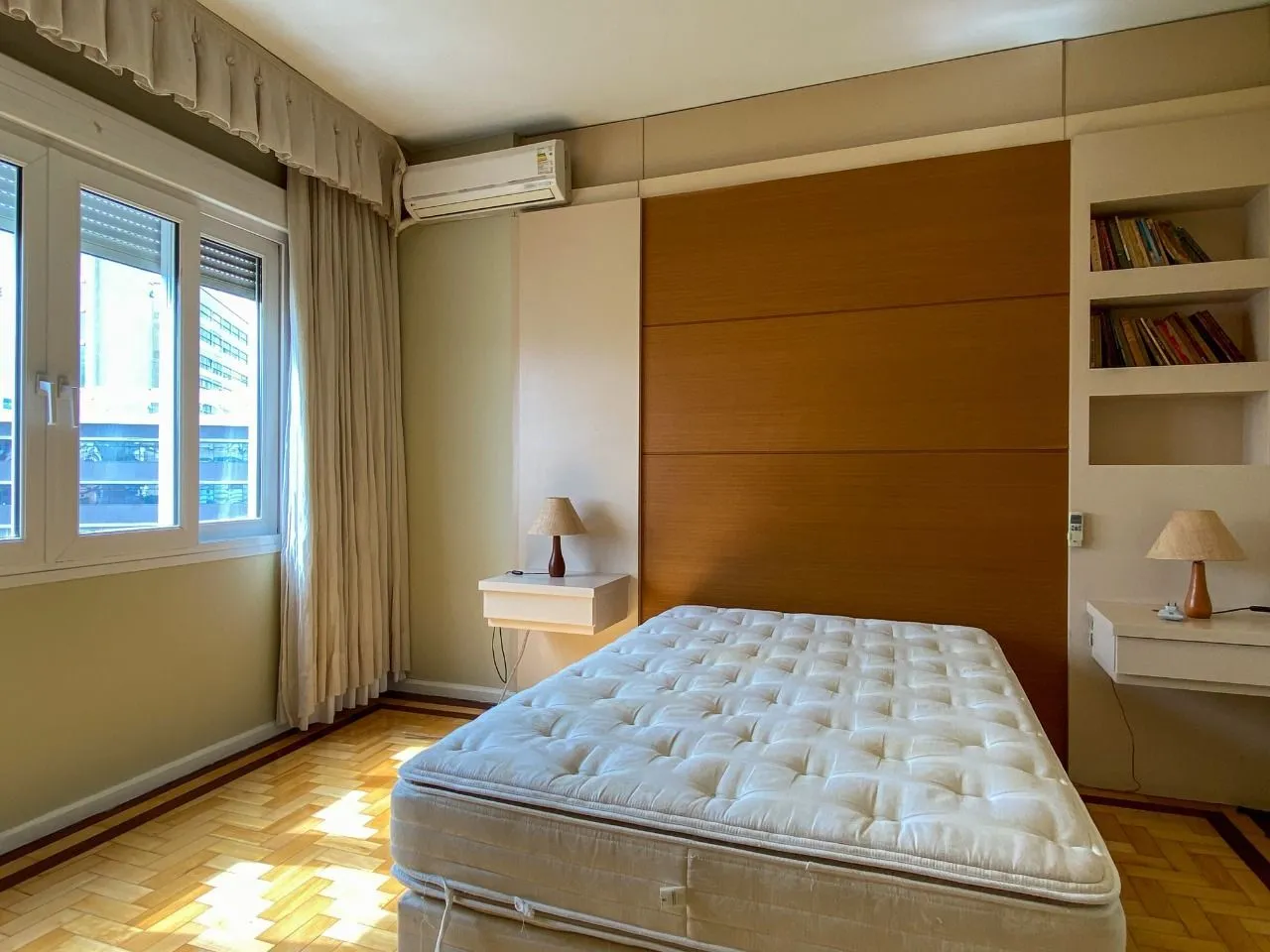 Imagem Apartamento 3 dormitórios, com linda vista, em frente ao Hospital de Clínicas