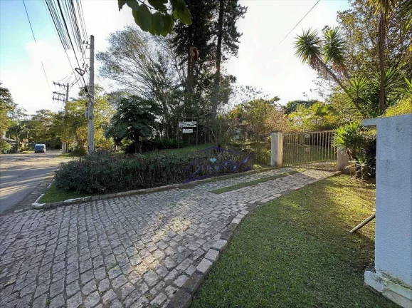 Imagem Casa Térrea com Gourmet, Hóspede, Cocheira, Ateliê e Caseiro.