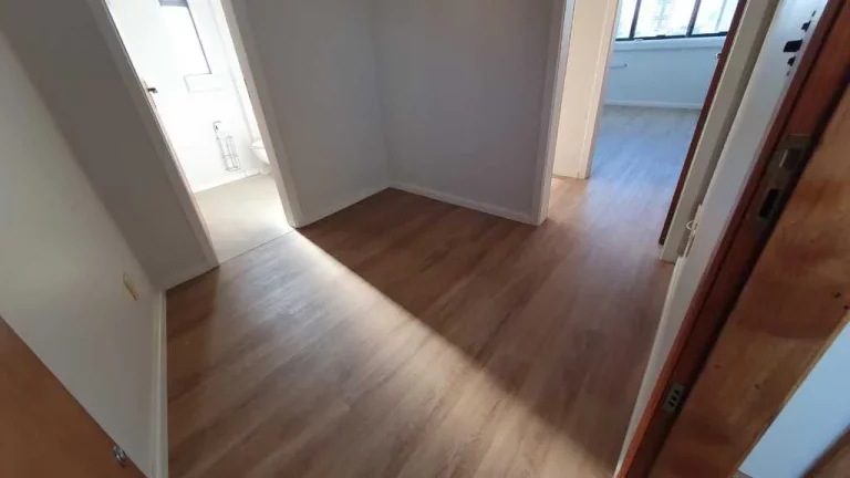 Imagem Sala para venda no bairro Menino Deus em Porto Alegre