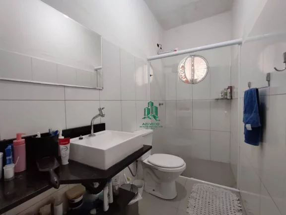 Imagem Lindo Sobrado de esquina com 170mt² - 3 dorm. /2 Banheiros e 3 Vagas