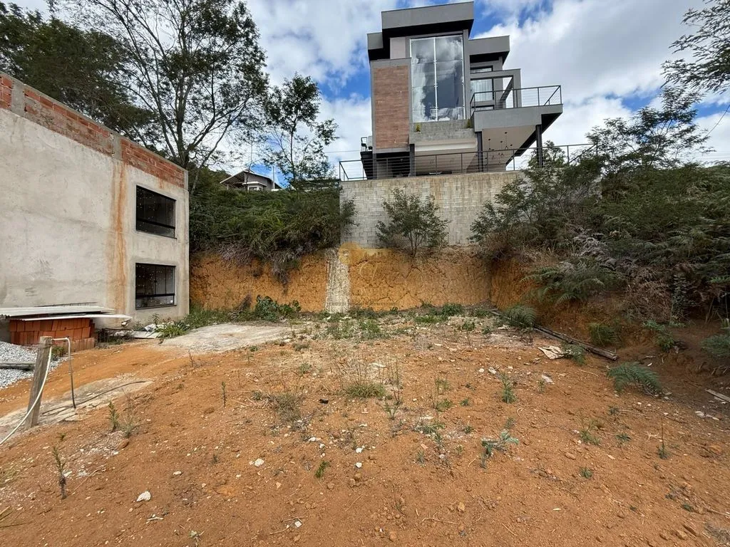 Imagem Terreno em Condomínio para Venda em Teresópolis / RJ no bairro Albuquerque