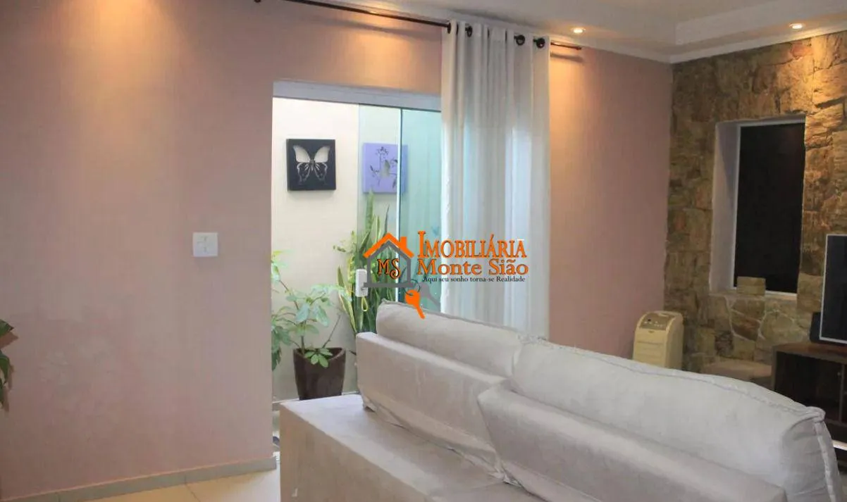 Imagem Sobrado com 3 dormitórios à venda, 238 m² por R$ 690.000,00 - Jardim Vila Galvão - Guarulhos/SP