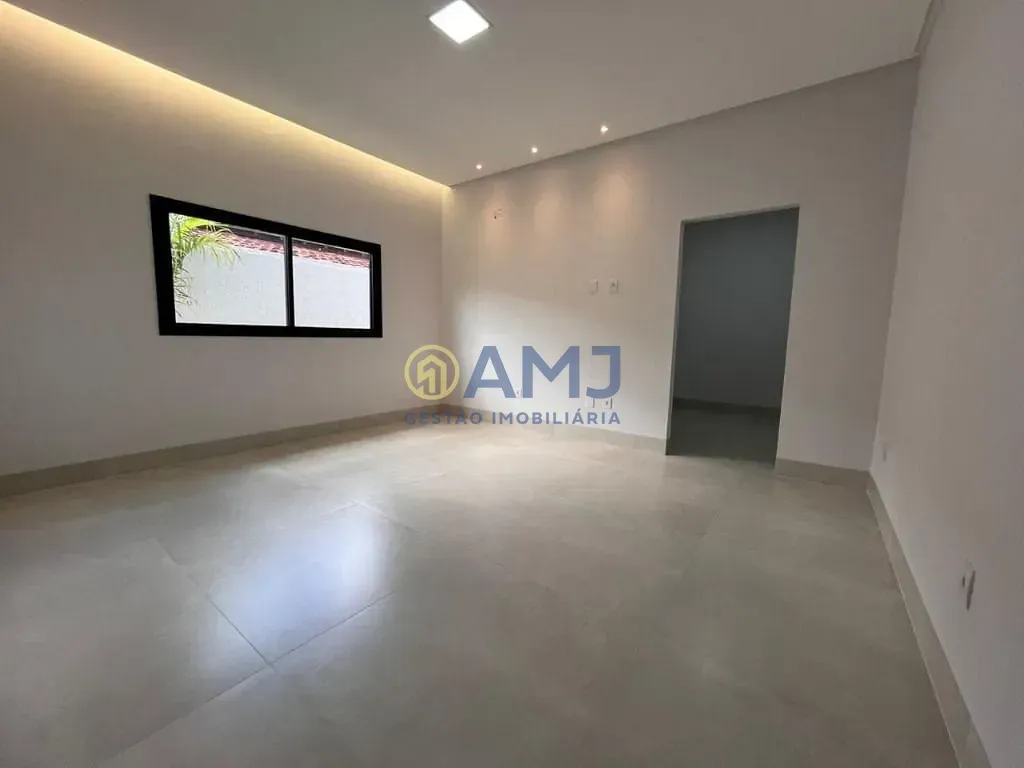 Imagem Casa Térrea de Alto Padrão no Residencial Garavelo Park