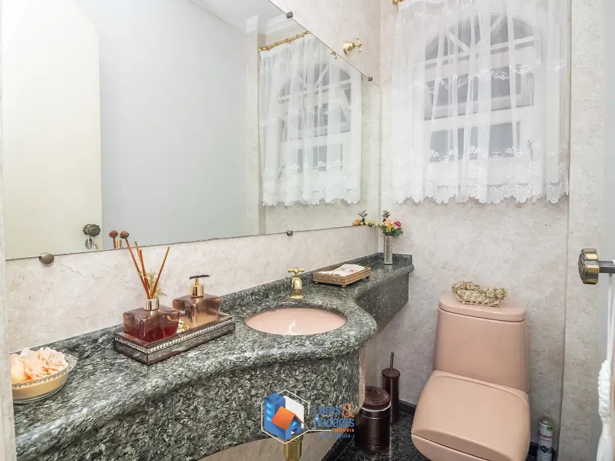 Imagem Casa no condomínio Parque das Mercês para venda com 5 quartos, sendo 4 suítes, 240m²