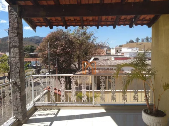 Imagem Casa com 5 dormitórios à venda, 300 m² por R$ 695.000,00 - São Sebastião - Itajubá/MG