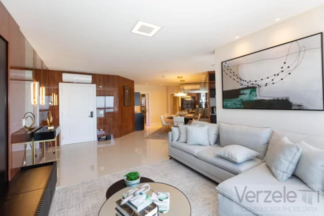 Imagem Apartamento Quadra Mar para Venda em Balneário Camboriú / SC no bairro Centro