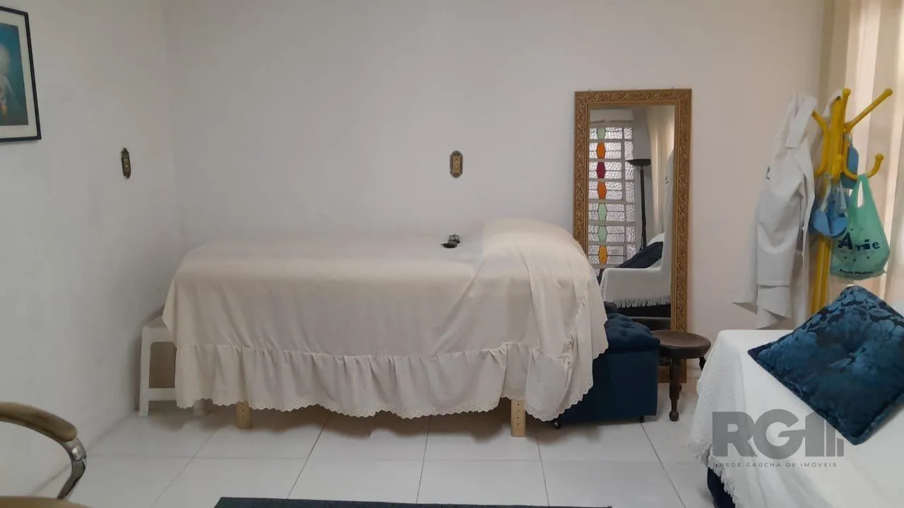 Imagem Casa comercial ou residencial com 2 pisos,,próximo Av.Cristovão Colombo