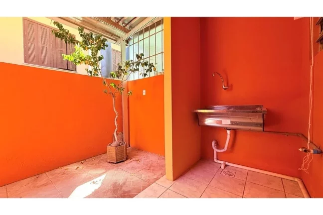 Imagem Casa em Condomínio para venda no bairro Vila Nova em Porto Alegre