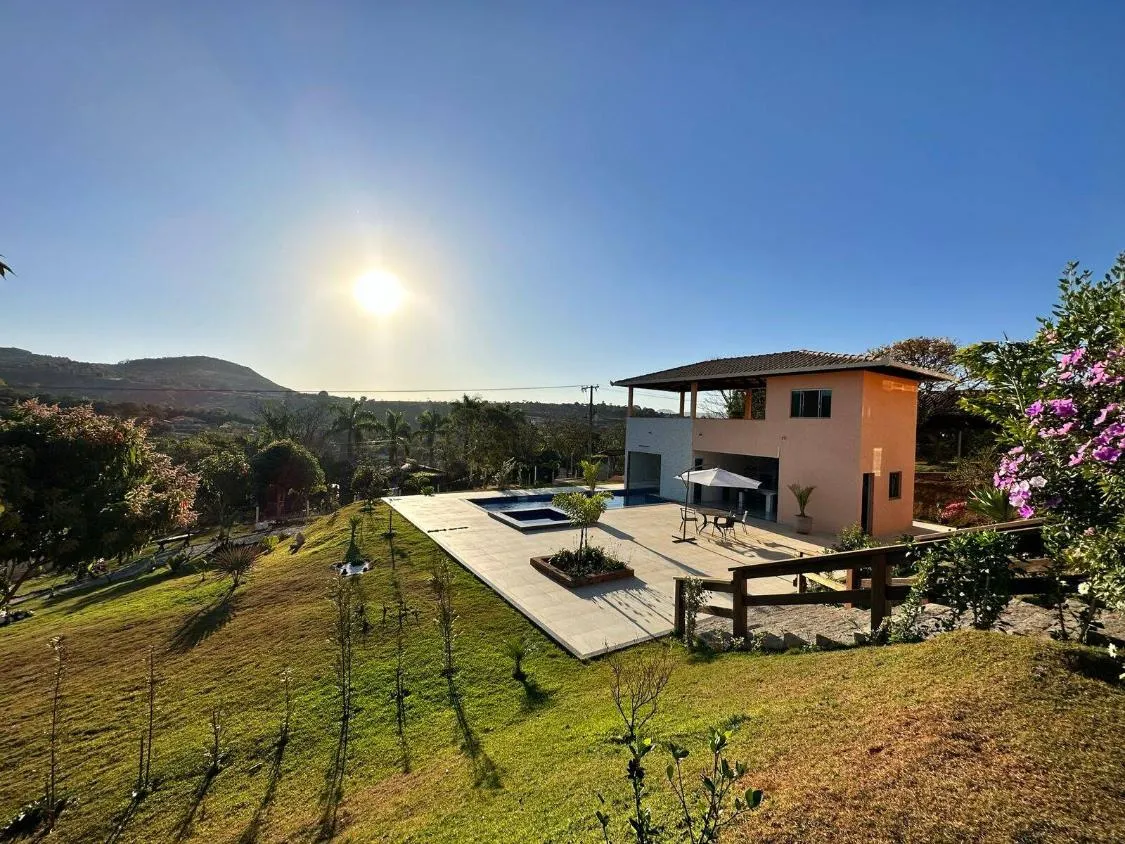 Imagem Vendo uma linda chácara em itatiaiuçu/MG , com área total de 3.400 m²,