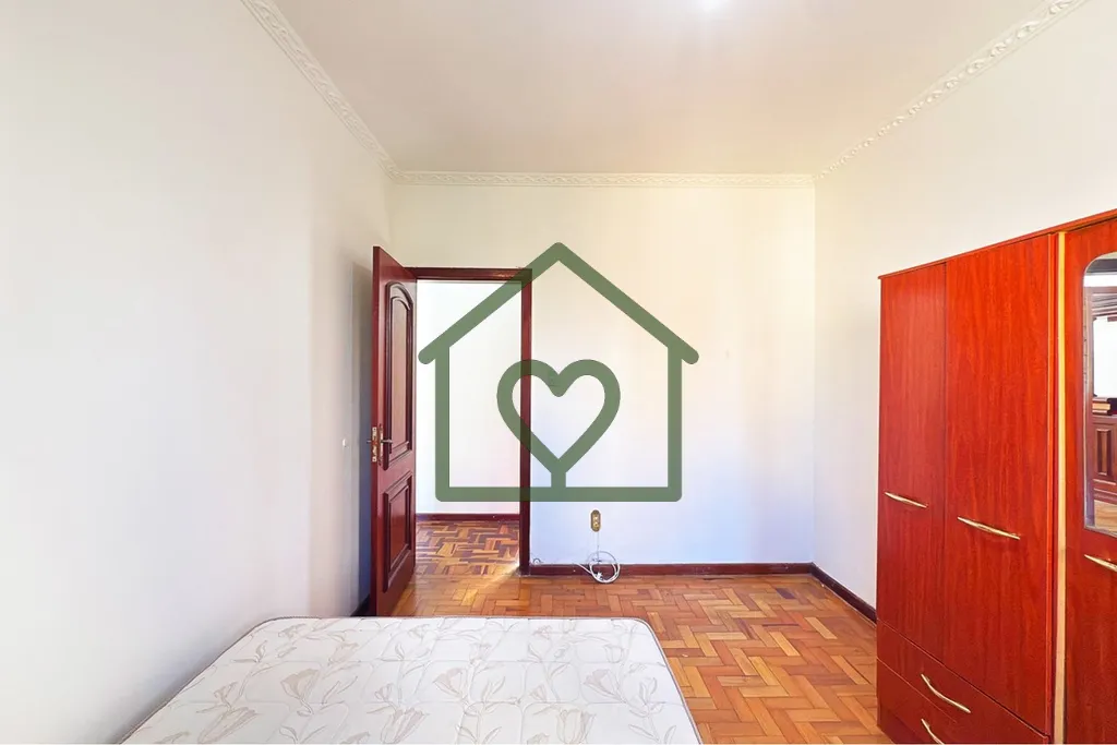 Imagem Localizado na divisa entre os bairros Independência e Centro Histórico, este apartamento de 77m² ...