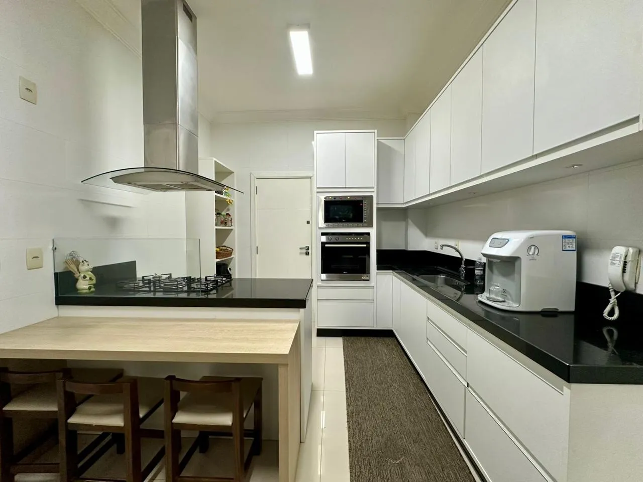 Imagem Apartamento à venda com 300m2 por R$ 4.500.000,00