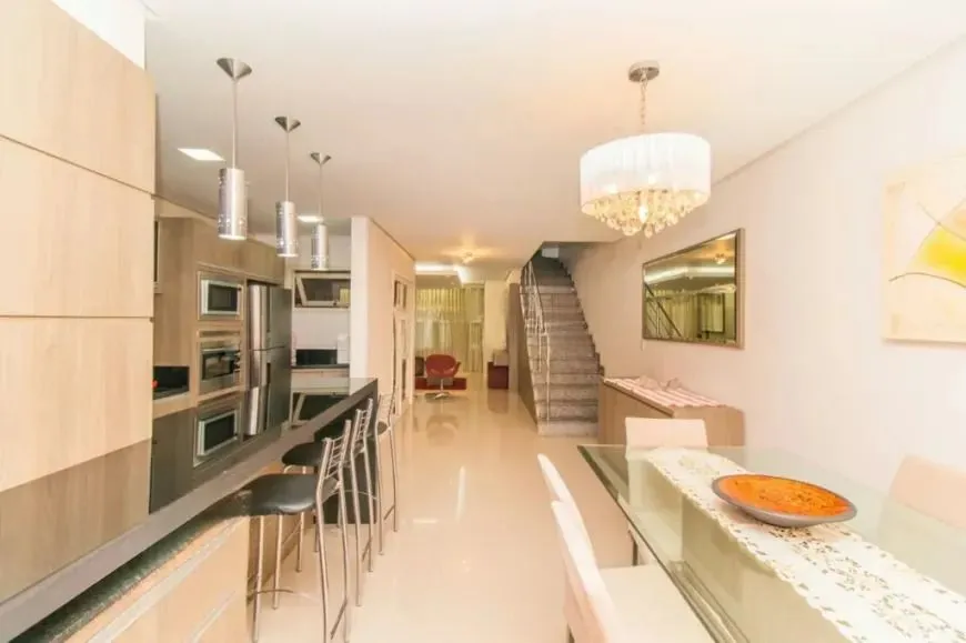 Imagem Casa com piscina, 3 suítes, desocupada, Rua Leite de Castro- Jardim Itu Sabará