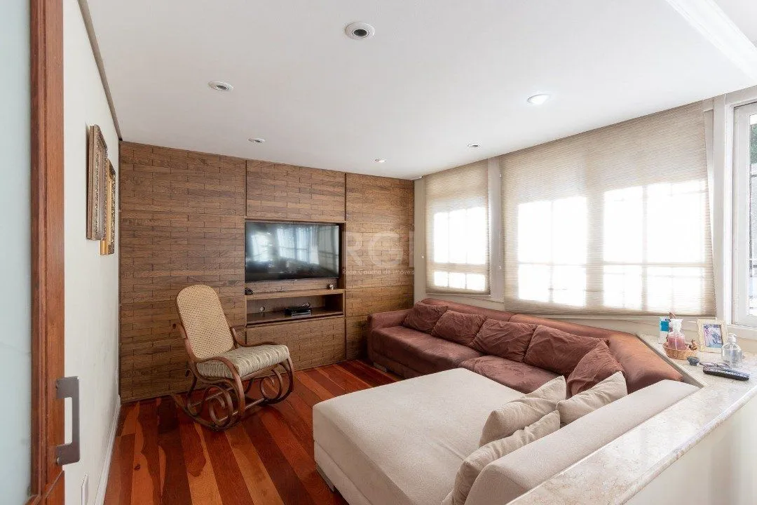 Imagem Casa Condominio para Venda - 322.88m², 3 dormitórios, sendo 1 suites, 4 vagas - Jardim Isabel
