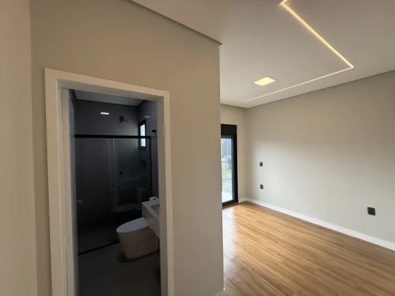 Imagem Casa à Venda, com 4 Vagas e Salão de Lazer