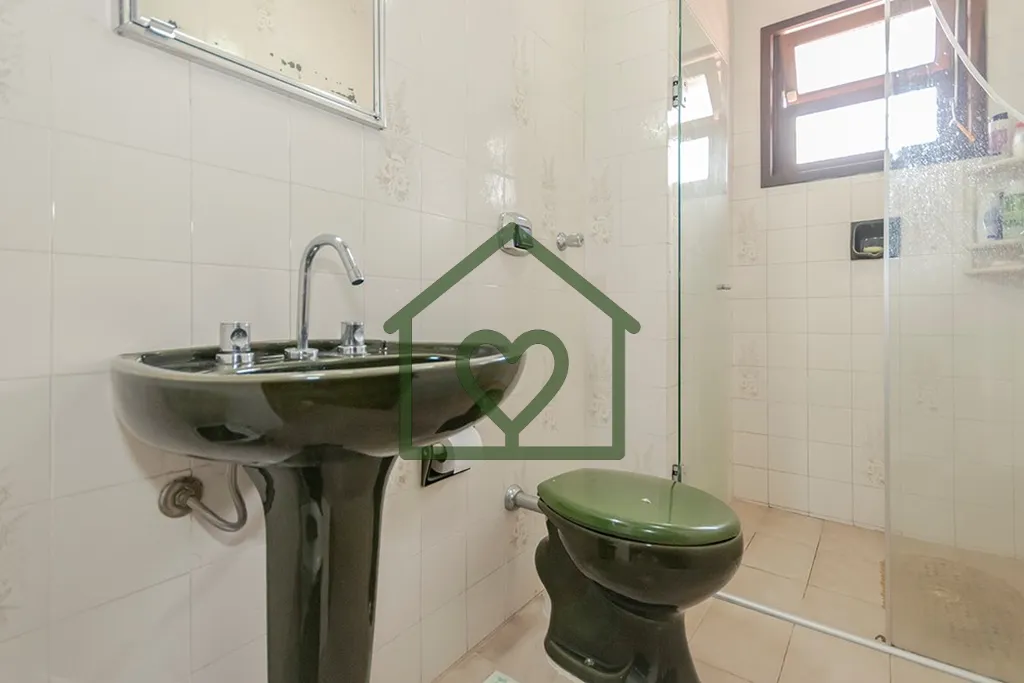 Imagem Descubra a sua nova casa no pacato bairro Jardim Itu Sabará, em Porto Alegre, uma oportunidade incr...