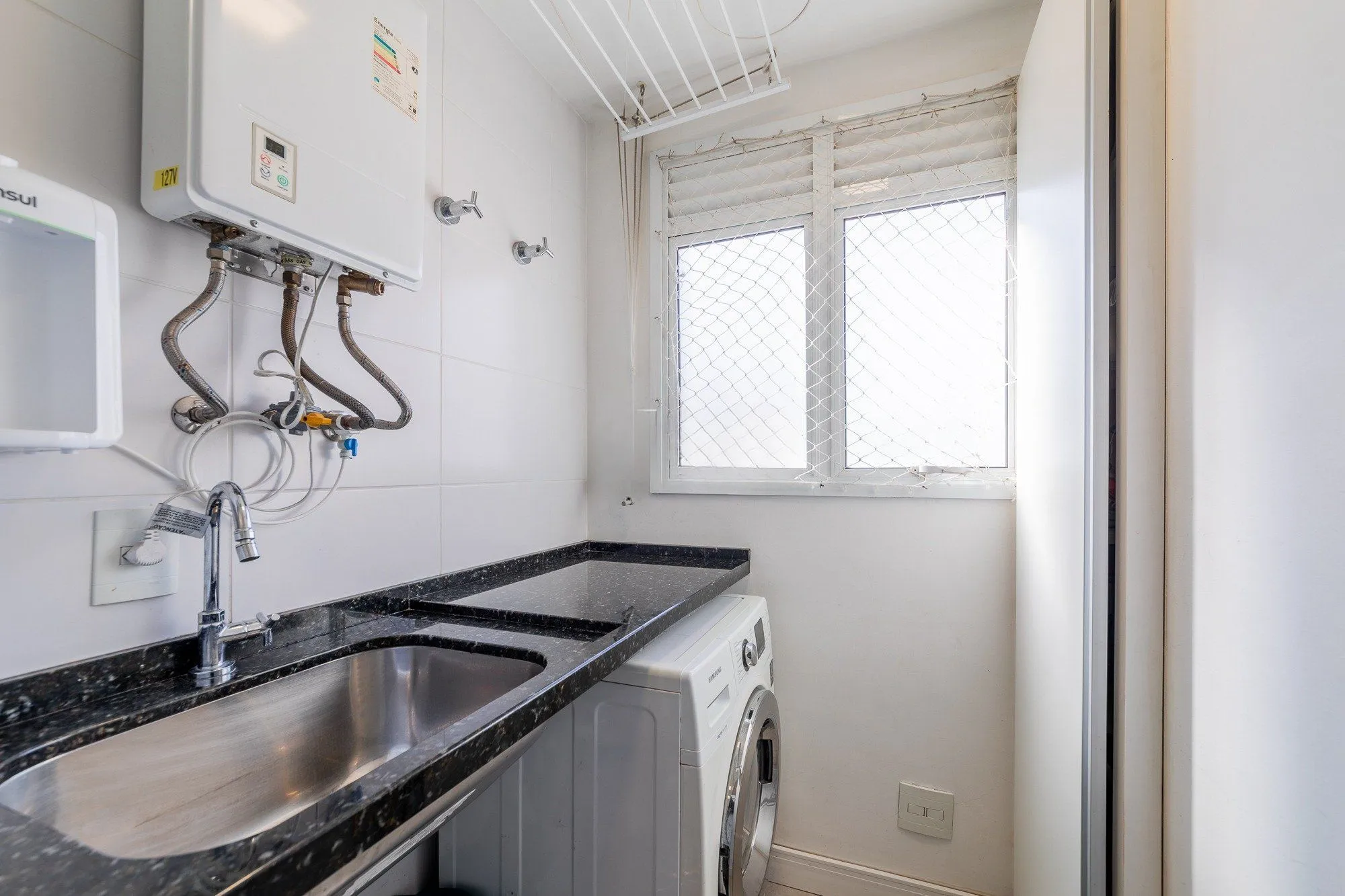 Imagem Apartamento com 3 quartos e 79m² à venda em Passo da Areia - Rua Bezerra De Menezes, Passo Da Areia, Porto Alegre