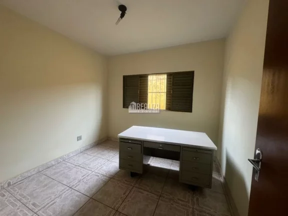 Imagem Casa de 3 dormitórios à venda no bairro Fabrício em Uberaba