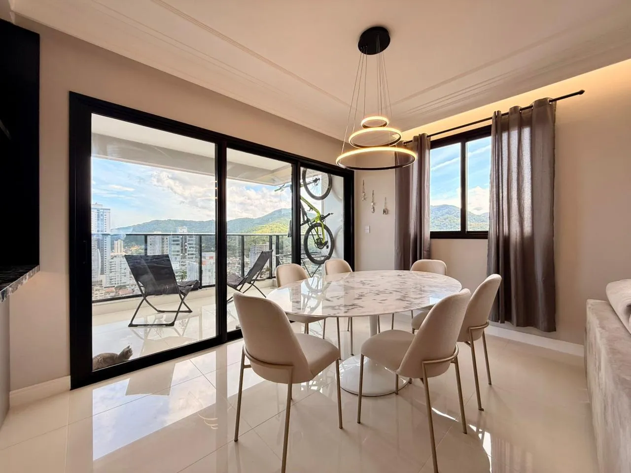 Imagem Apartamento com vista para o mar à venda com 120m2 por R$ 3.000.000,00