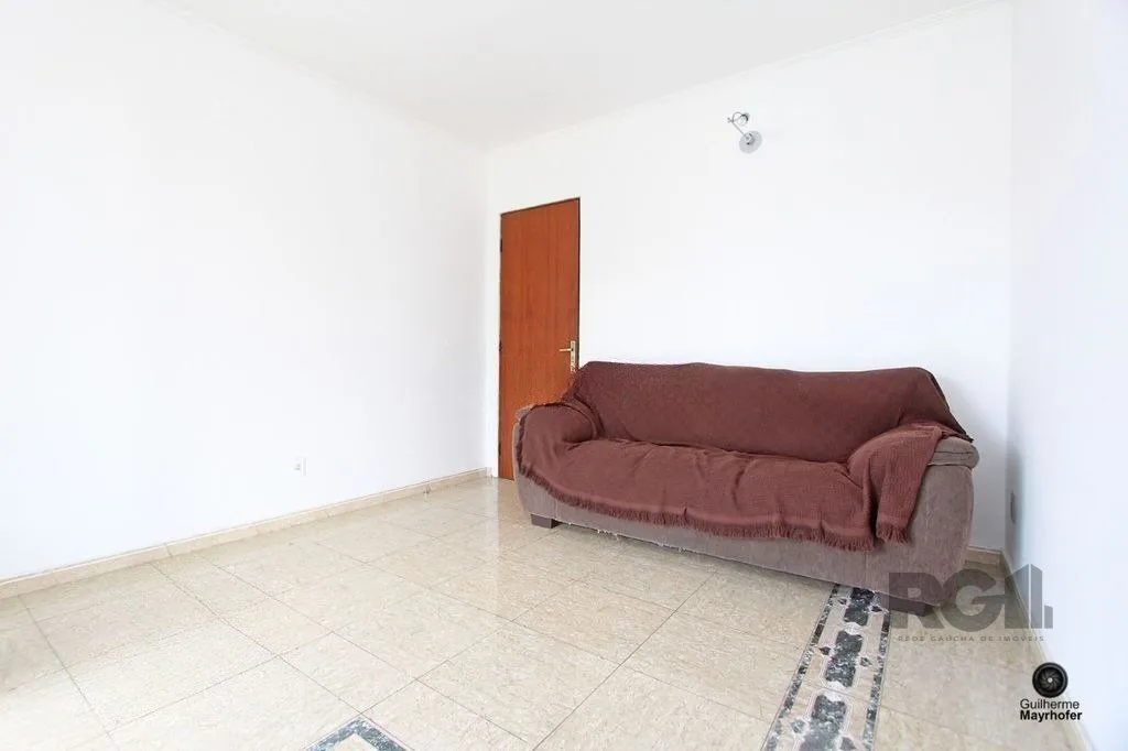 Imagem Casa com 5 suítes, 7 banheiros, 4 vagas no bairro Partenon