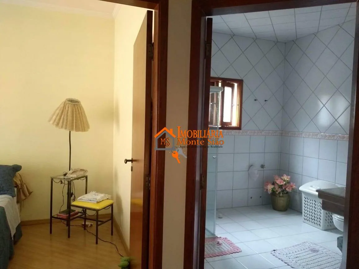 Imagem Sobrado com 3 dormitórios à venda, 305 m² por R$ 1.700.000,00 - Jardim Santa Clara - Guarulhos/SP