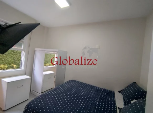 Imagem Apartamento térreo, 2 dormitórios com suíte e porteira fechada no bairro do Embaré em Santos por R$480.000,00