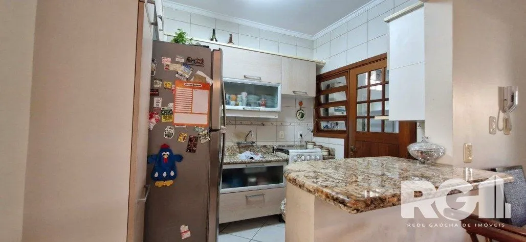 Imagem Sobrado com três dormitórios no Condoínio Residência Jardim Verde Ipanema.