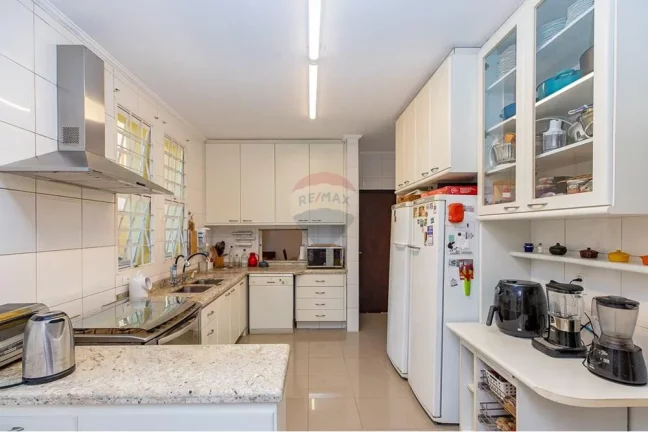 Imagem Casa à venda em Alto de Pinheiros, com 351 m², 4 dormitórios, sendo 2 suítes