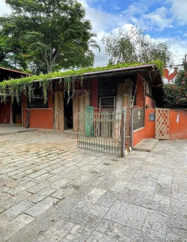 Imagem Prédio Comercial para Venda em Petrópolis / RJ no bairro Itaipava