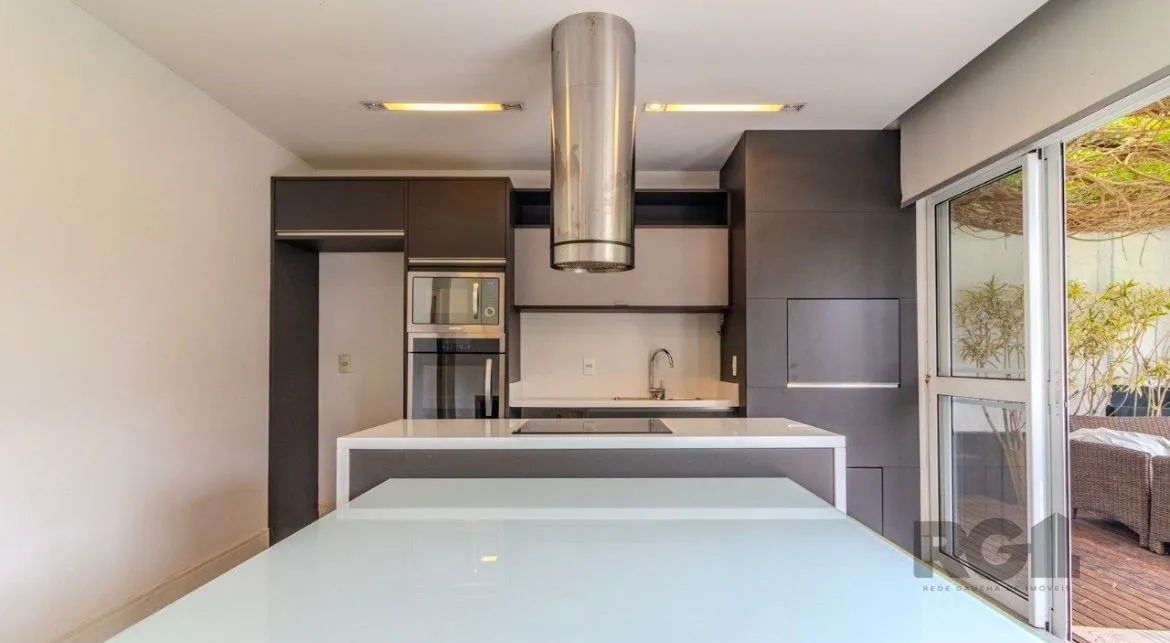 Imagem Casa em Condomínio com 04 Quartos - 4 vagas, 200,36 m² de área privativa - LOMBA DO PINHEIRO