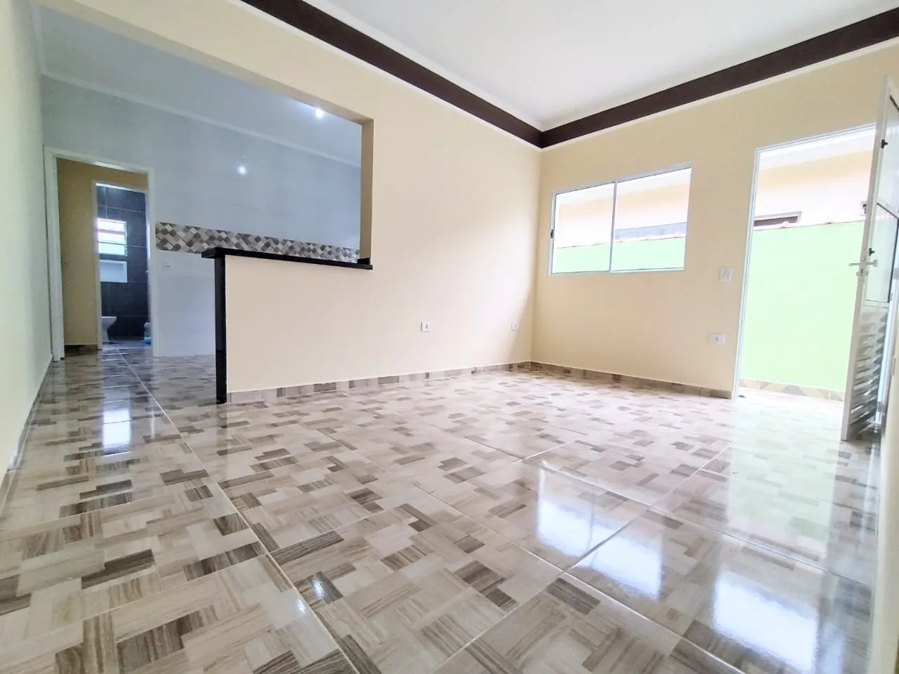 Imagem Casa para Venda em Mongaguá, Itaóca, 2 dormitórios, 1 suíte, 2 banheiros, 2 vagas