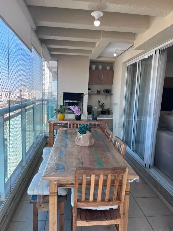 Imagem Apartamento com 4 dormitórios, 2 suítes, 264 m², 3 vagas e varanda com churrasqueira
