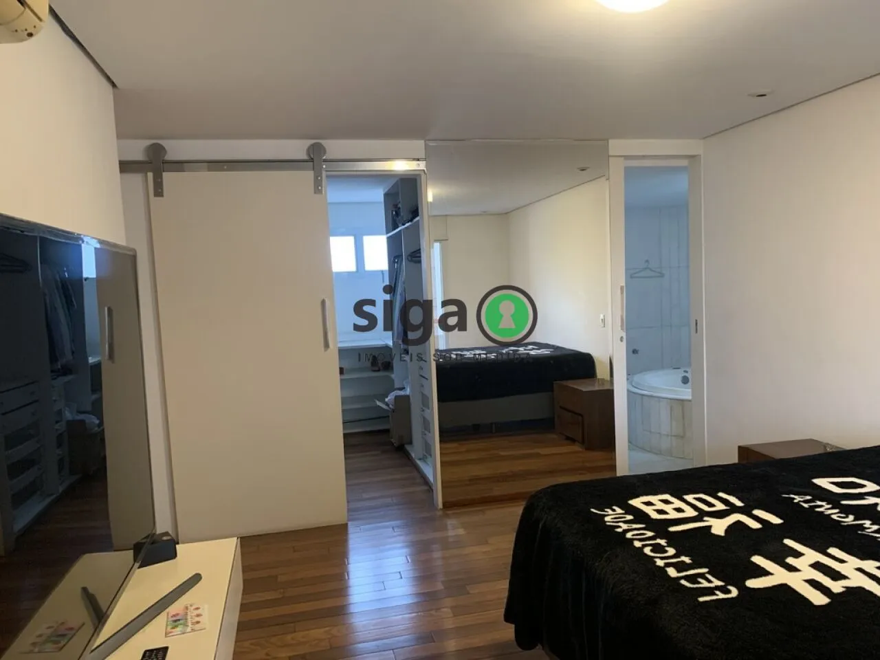 Imagem VENDE na Vila Andrade (Região do Morumbi) Apartamento com 3 quartos suítes e 4 Vagas + Depósito