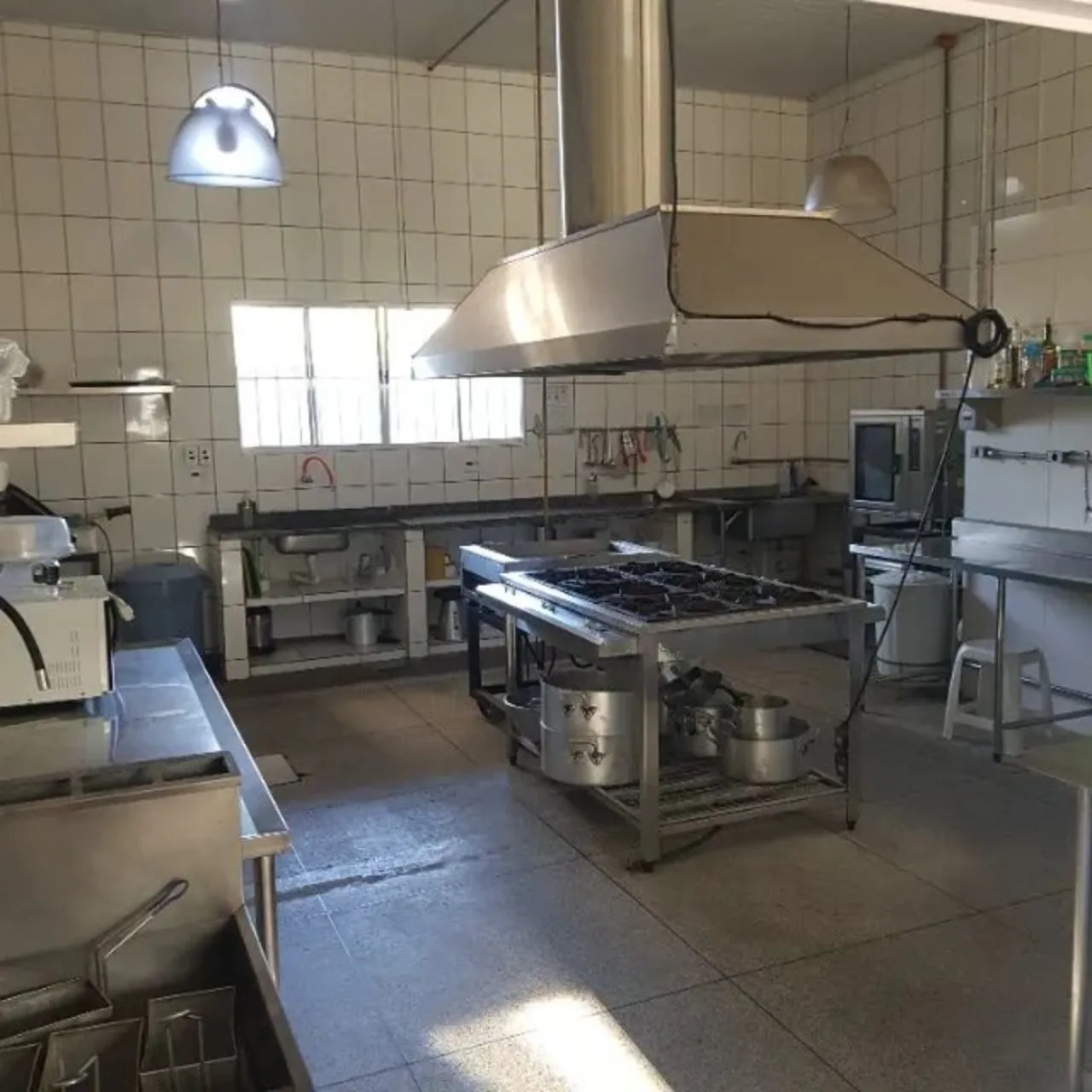 Imagem Barracão Industrial de alto padrão em Sorocaba-SP, no Parque Reserva Fazenda Imperial - 2 salas, 5 banheiros, 5 vagas, 320m².