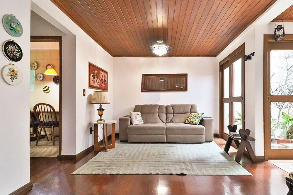 Imagem Casa térrea com 2 dormitórios, lavabo, espaço gourmet e 2 vagas.