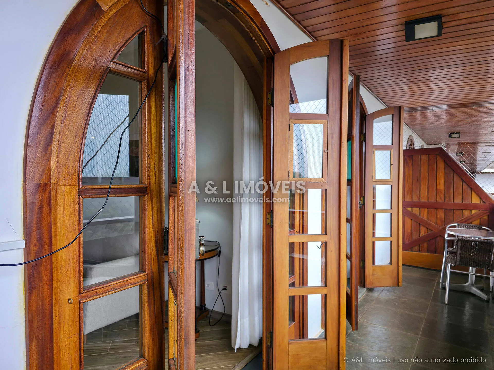 Imagem Duplex Alto do Capivari | 100,21 m² | Lareira | Condomínio Resort