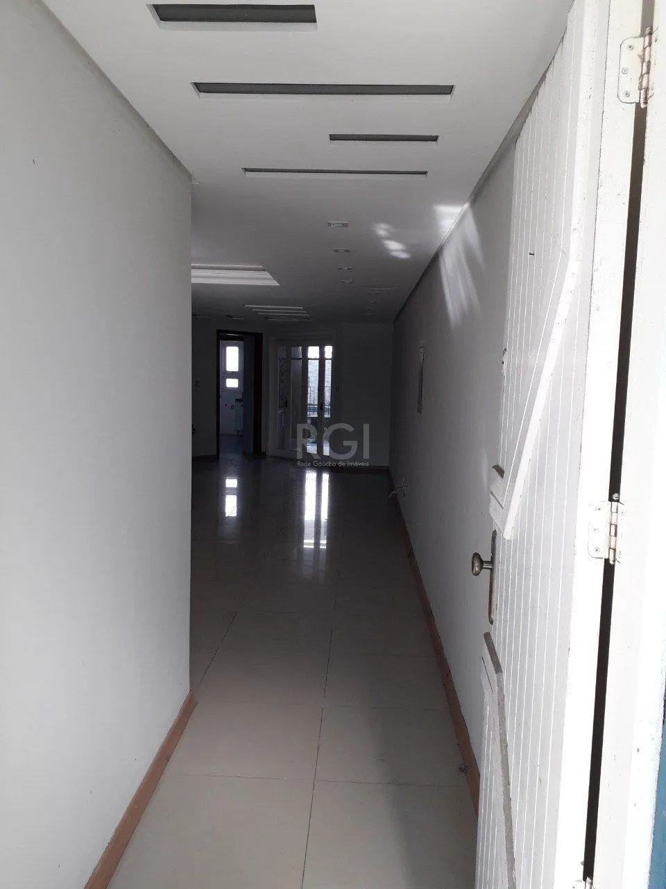Imagem Casa para Venda - 205m², 2 dormitórios, sendo 1 suites, 2 vagas - Ipanema
