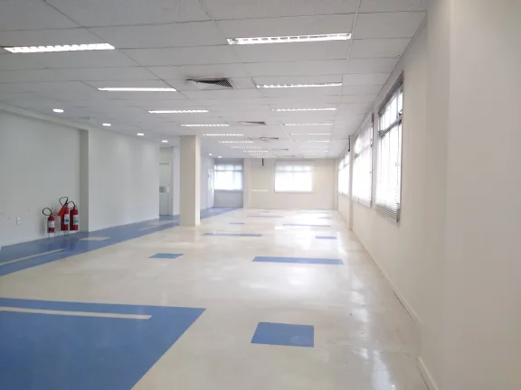 Imagem Imóvel Comercial em Ótimo Estado | Terreno 3.535m² | Construção 4.816m² | Próximo à Marginal Tietê"