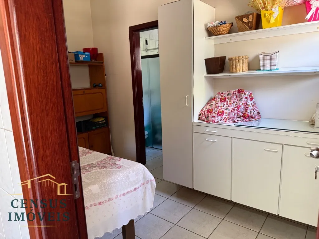 Foto do imóvel: Casa à venda em condomínio Marambaia, Vinhedo-SP: 4 quartos, 2 suítes, 3 salas, 2 banheiros, 4 vagas, 365, 70 m². em Condomínio Marambaia