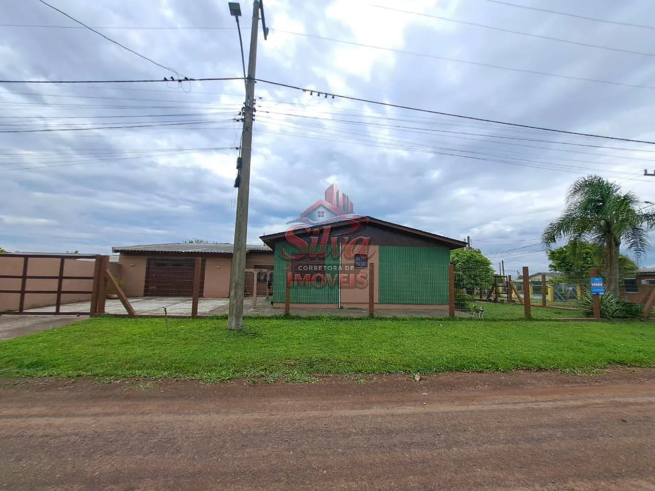 Imagem Casa 3 dormitórios de esquina em Albatroz
