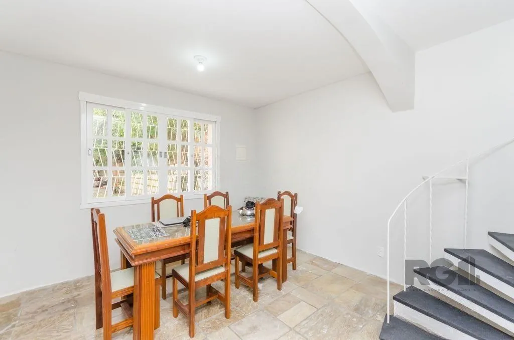 Imagem Casa de 4 dormitórios no bairro Três Figueiras