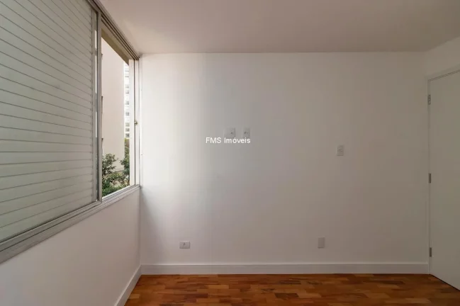 Imagem Apartamento com 4 Quartos e 2 Suítes em Santa Cecília, São Paulo - 120m² - Imperdível!