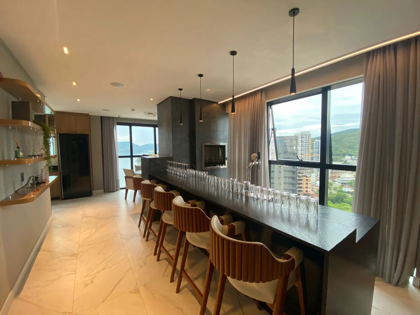 Imagem Apartamento com vista para o mar à venda com 135m2 por R$ 3.000.000,00