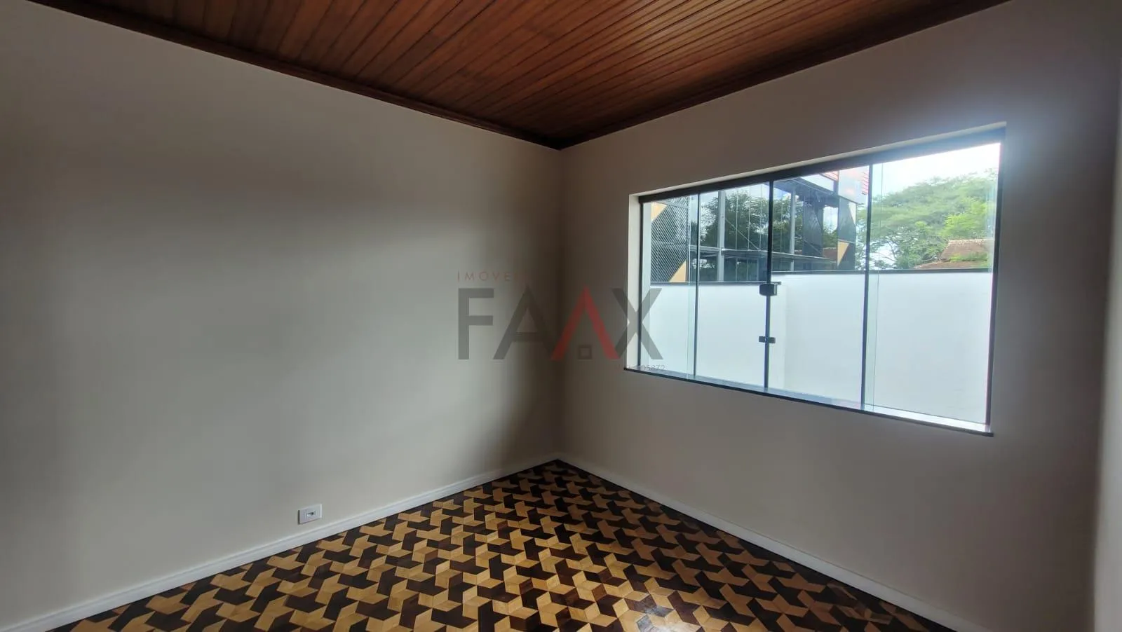 Imagem Excelente sala comercial na Xv de novembro em Guarapuava no Morro alto