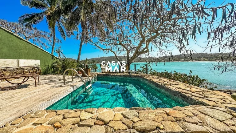 Imagem Casa Frente Mar para Venda em Armação dos Búzios / RJ no bairro Ferradura